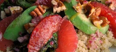 Salata de quinoa cu avocado