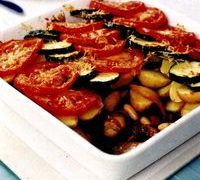 Cartofi cu roşii şi mozzarella gratinată