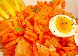 Salată de morcovi thailandeză