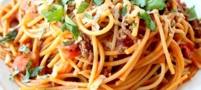 Spaghete cu carne de curcan