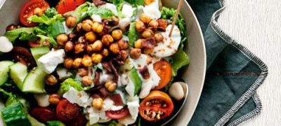 Salata turceasca cu sos de kefir