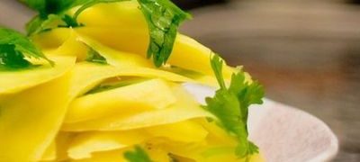 Salată de mango cu tequila şi scorţişoară