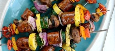 Vegetable and chicken brochettes