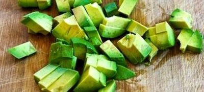 Salată de avocado cu zmeură