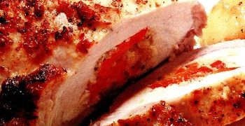 Rulada din muschi de porc cu gogosari rosii
